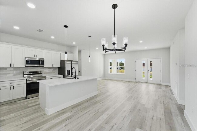 Building Photo - 3286 W Crandon Dr