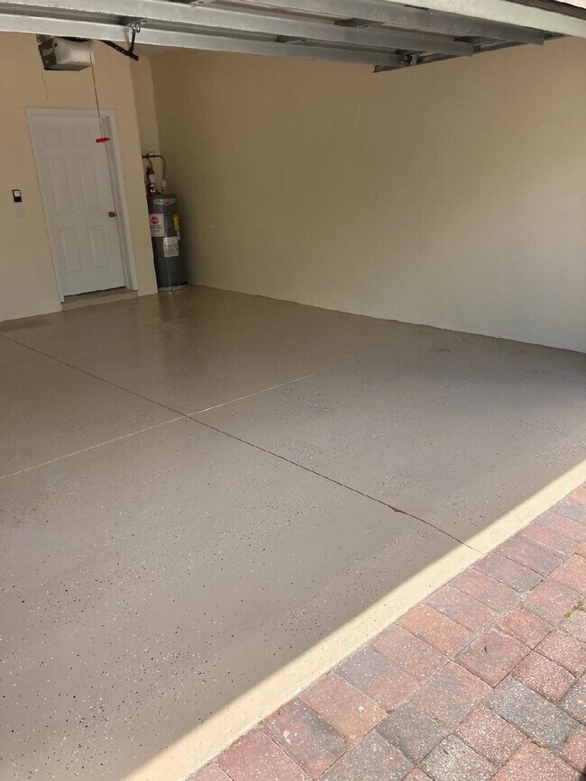 Building Photo - 432 Airport Rd