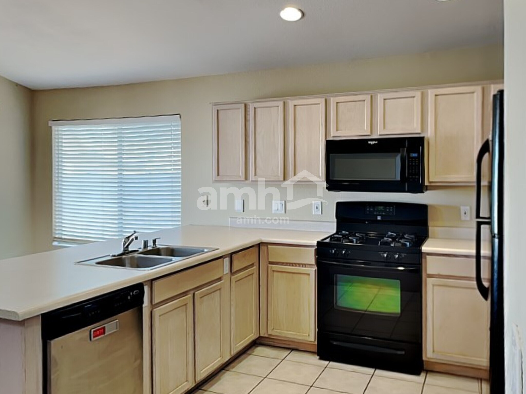 Building Photo - 5501 N 103rd Dr