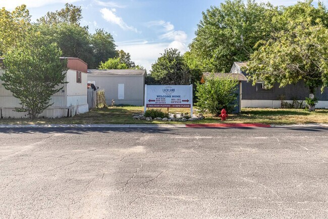 Building Photo - 7650 US-90