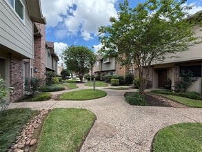 Building Photo - 2517 Bering Dr