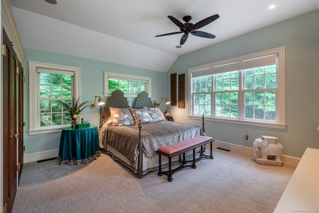 Building Photo - 1 W Woods Rd