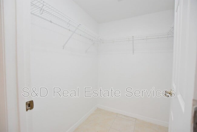 Building Photo - 6352 Sedgeford Dr