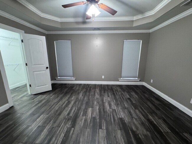 Building Photo - 160 Stonecreek Pl