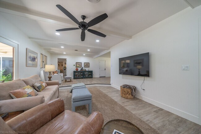 Building Photo - Central location in country setting! In law unit attached to house! MUST SEE!