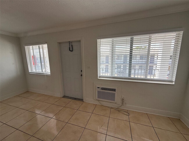 Building Photo - 1818 E Oakland Park Blvd