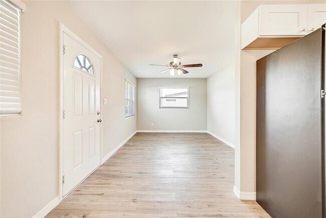 Building Photo - 5027 Kempston Dr
