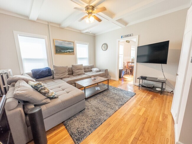 Building Photo - 55 Hall Ave