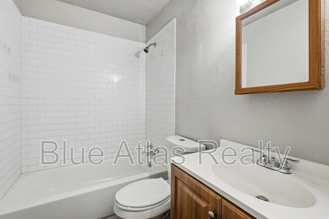 Building Photo - 116 Arrowhead St