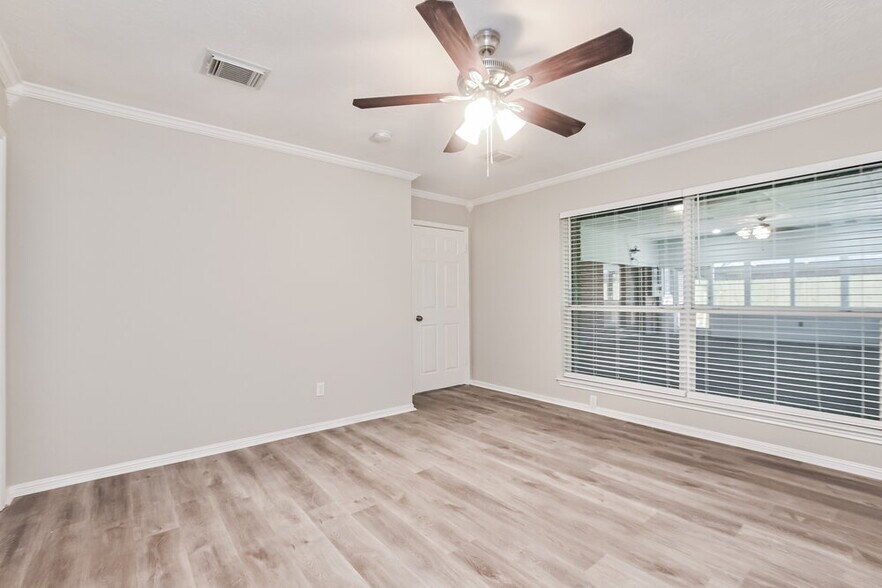 Building Photo - 14118 Double Pine Dr
