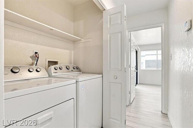 Building Photo - 5042 S Rainbow Blvd