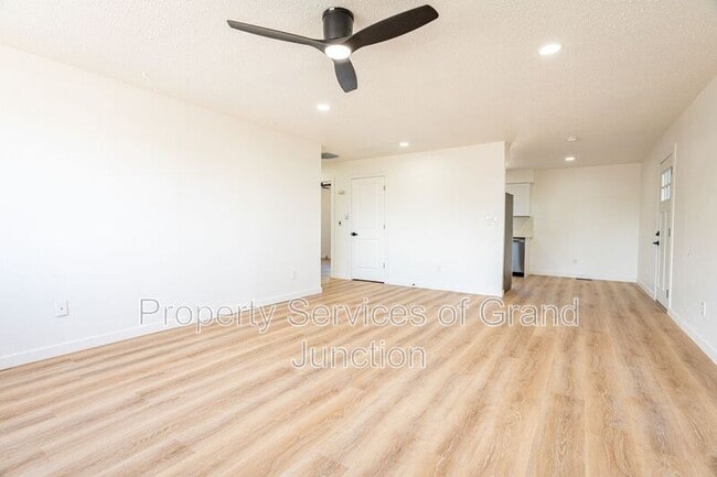 Building Photo - 3238-D 1/4 D 1/4 Rd
