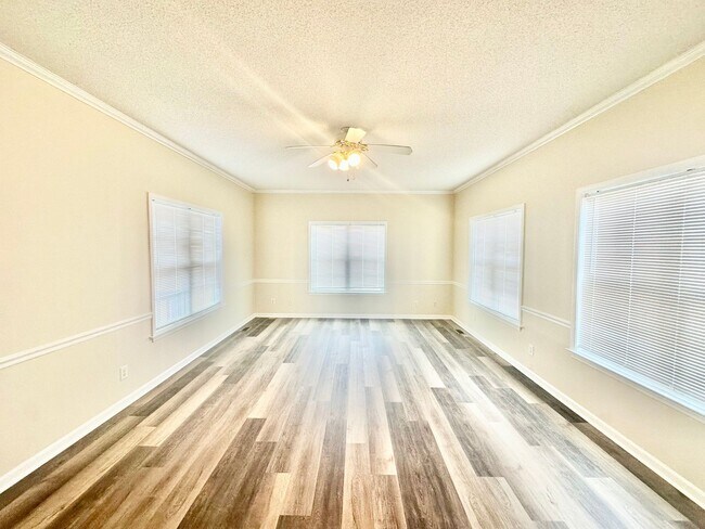 Building Photo - 1058 Flint Hill St