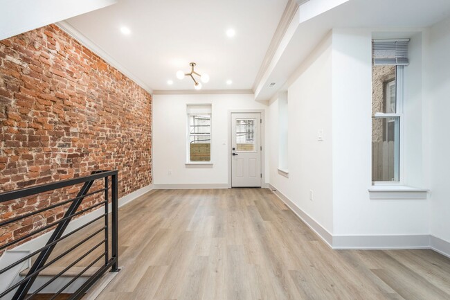 Building Photo - Welcome home to this newly renovated porch...