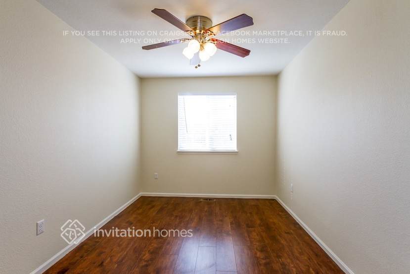 Building Photo - 4992 N Silverlace Dr