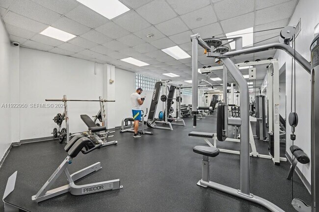 Building Photo - 3301 NE 5th Ave