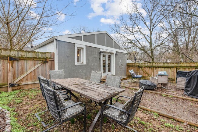 Building Photo - Awesome East Nashville Stone Cottage in gr...