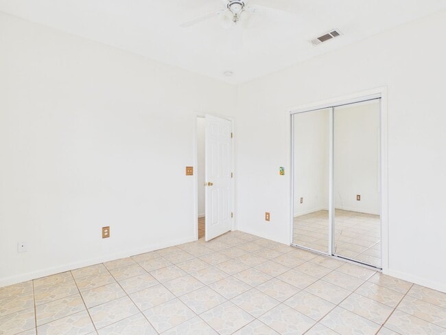 Building Photo - Nice 3 bedroom Duplex Rental