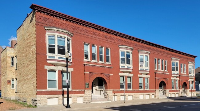 Building Photo - 136 High Ave