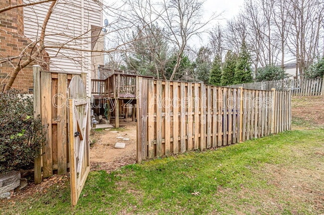 Building Photo - 5328 Larochelle Ct