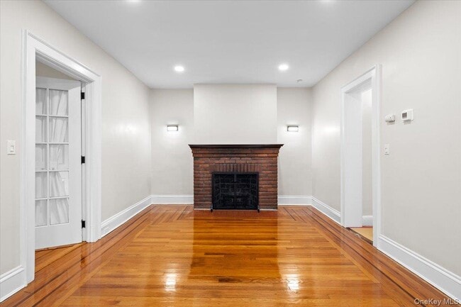Building Photo - 78 Violet Ave