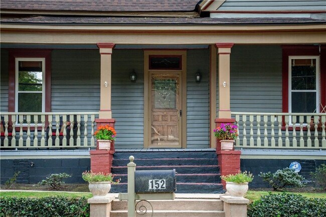 Building Photo - 152 Rivertown Rd