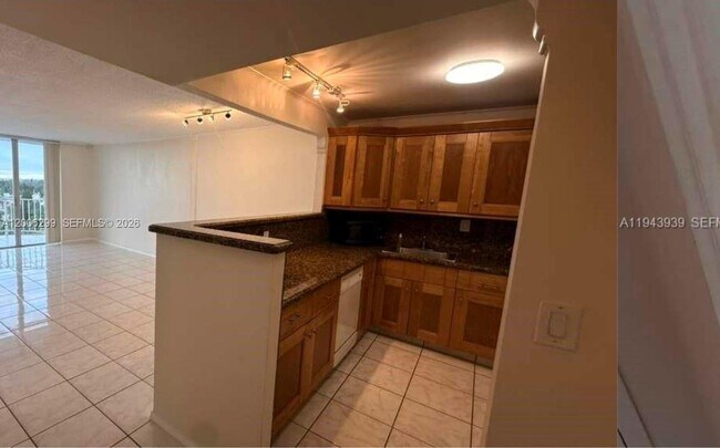 Building Photo - 16740 NE 9th Ave