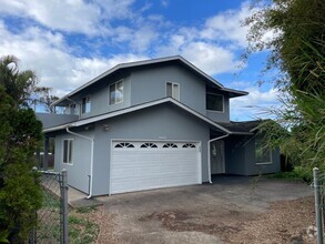 Building Photo - 3 Bed/ 2.5 Bath Two-Story Home with Yard a...