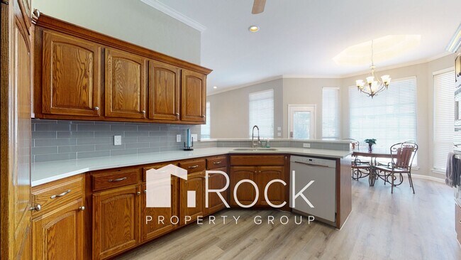 Building Photo - Need space? Take a look at this 4 Bedroom/4.5 Bathroom Home in SW Edmond!