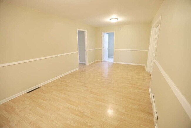 Building Photo - 6901 Hammond Ave SE