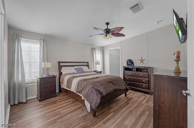 Building Photo - 701 Coral Dr