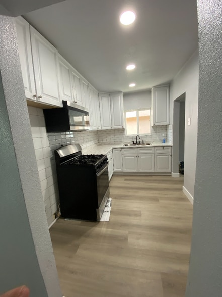 Building Photo - 1509 E 20th St