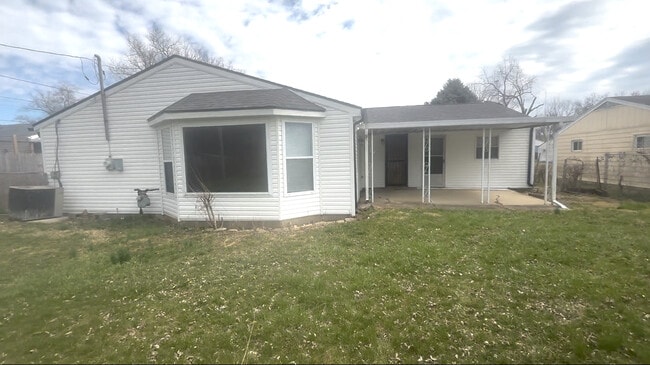 Building Photo - 1113 Rossiter Dr