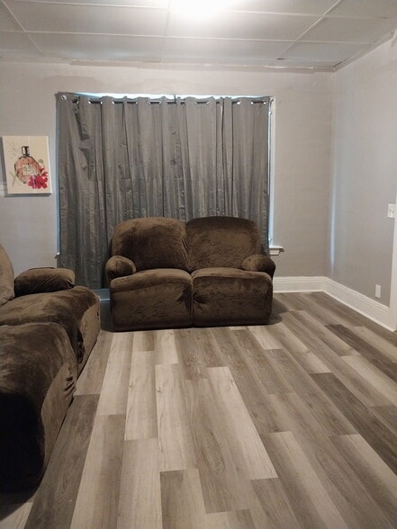 Living room - 183 Norton St