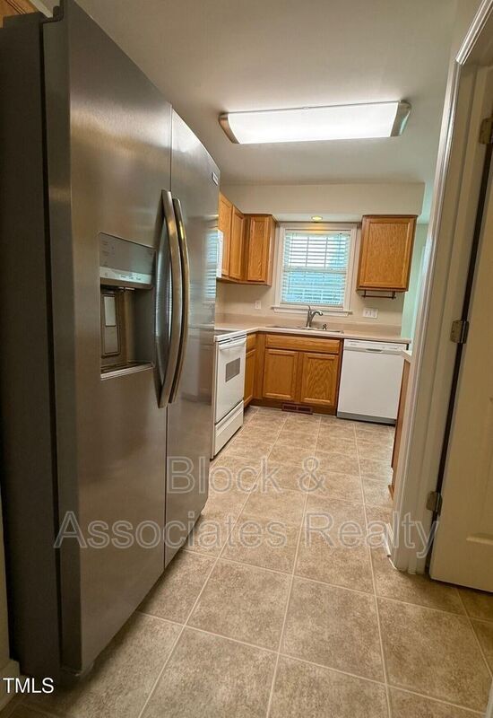 Building Photo - 404 Springside Dr