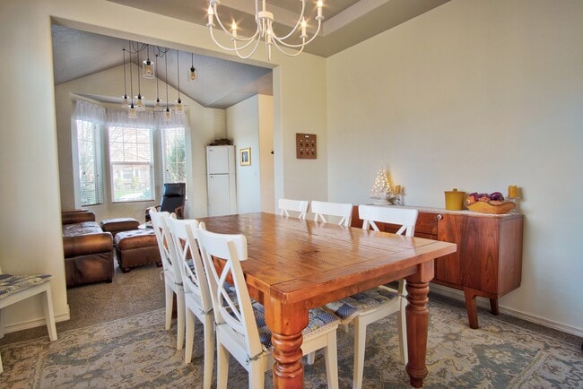 Building Photo - 2727 Crater Ln