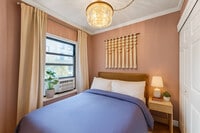 Building Photo - 156 W 15th St