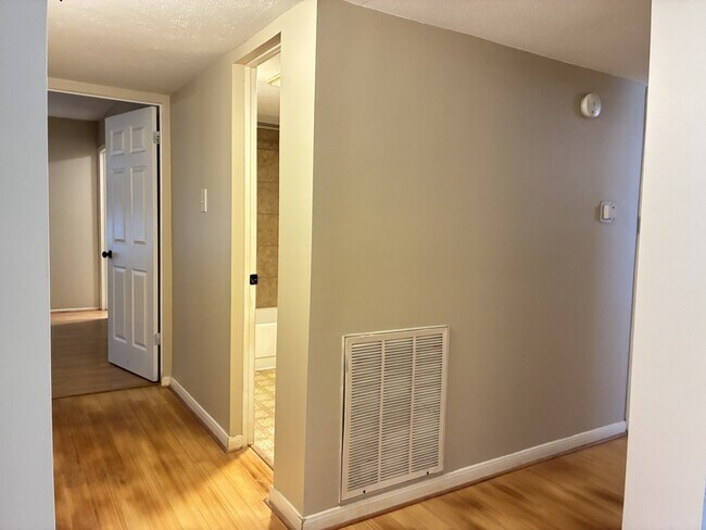 Building Photo - 2715 Kingfisher Dr