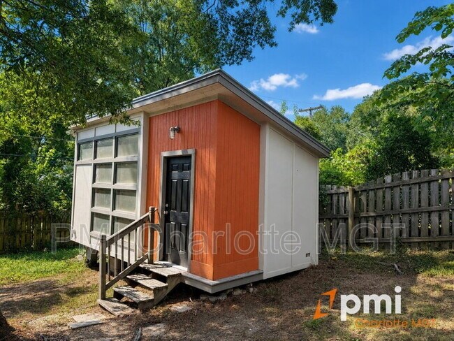 Building Photo - 1140 Bevis Dr