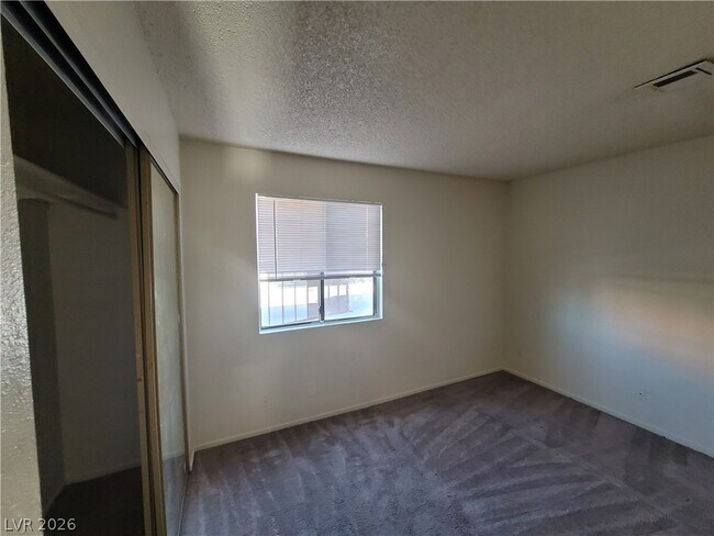 Building Photo - 4300 N Lamont St