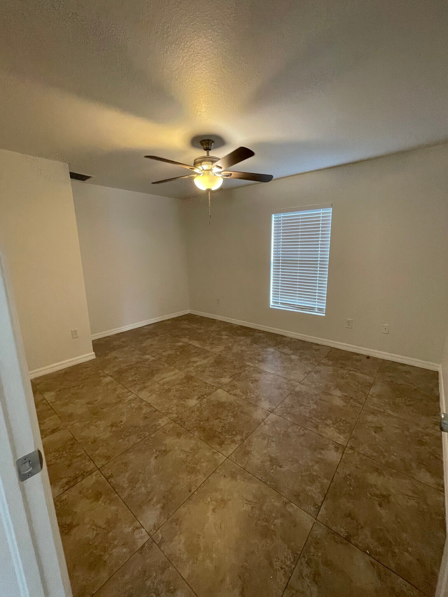 Building Photo - 739 Jack Ave S