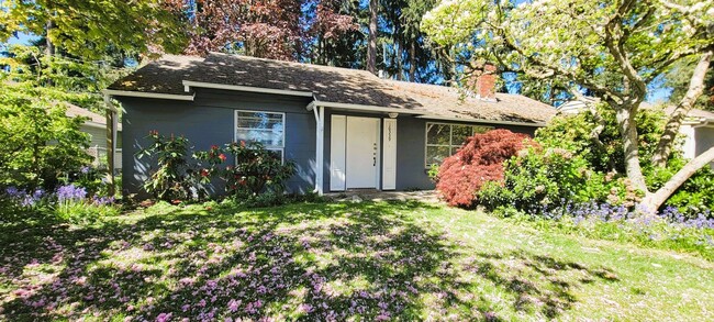 Primary Photo - Charming 3-Bedroom Rambler in Seattle/Shor...