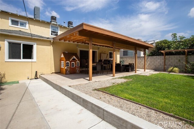 Building Photo - 336 W Lexington Dr