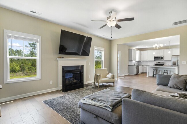 Building Photo - Elegant Home in Oyster Landing