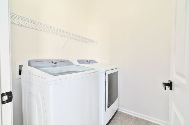 Building Photo - 116 Winding River Dr