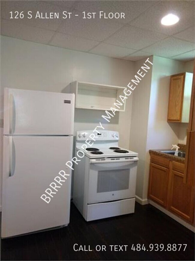 Building Photo - 126 Allen St