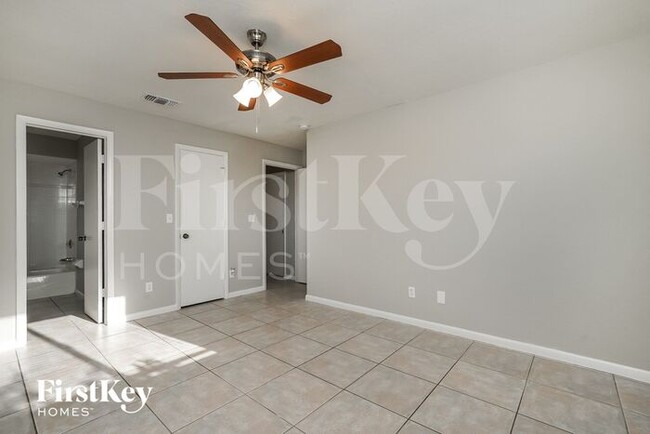 Building Photo - 2022 NW 9th St