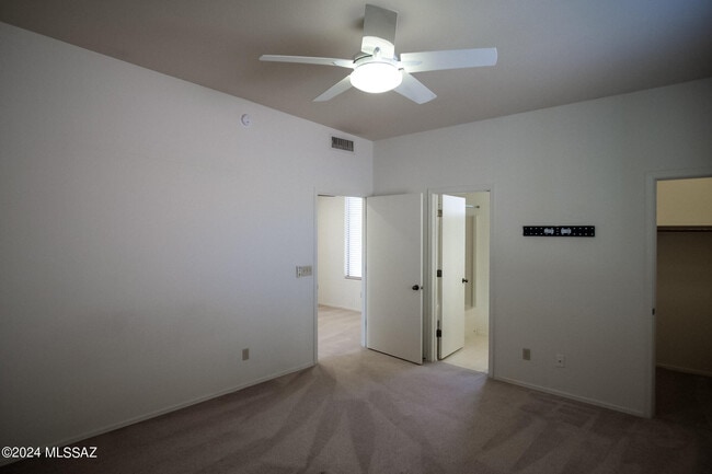 Building Photo - 5237 E Calle Vista De Colores