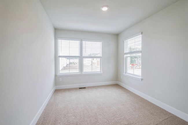 Building Photo - 121 Nootka Wy