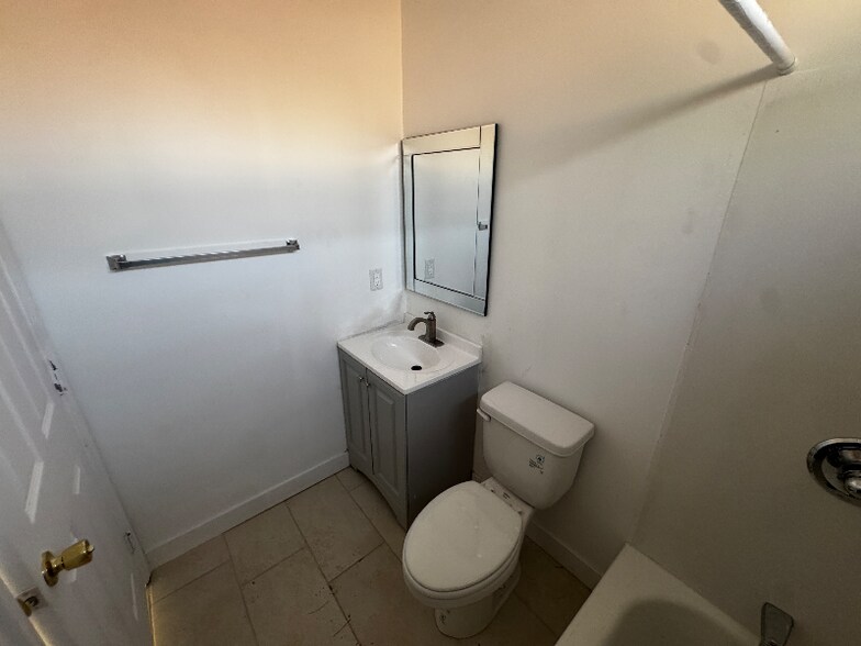 Building Photo - 1764 W 28th St